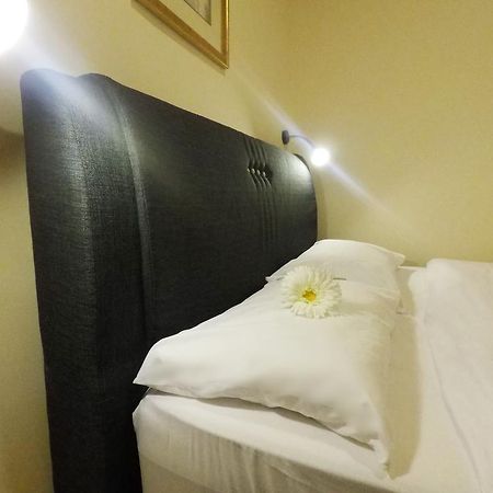 Goldbrick Hotel Bukit Bintang Куала-Лумпур Экстерьер фото